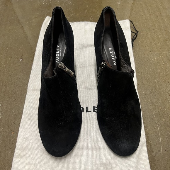 Audley London Size 38 Women Black Suede Side Zip Block Heel Shooties — photo 2